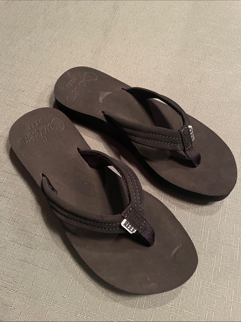 REEF Womens Flip Flop - size 6